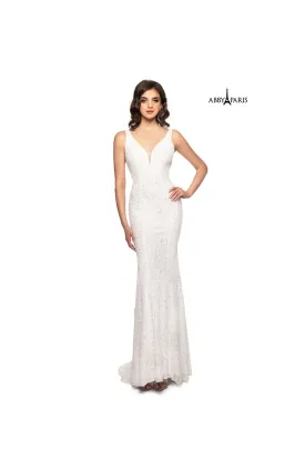Lucci Lu 95130 Ivory V-Neck Stretch Lace Sheath Fitted w/ Train - Size 18