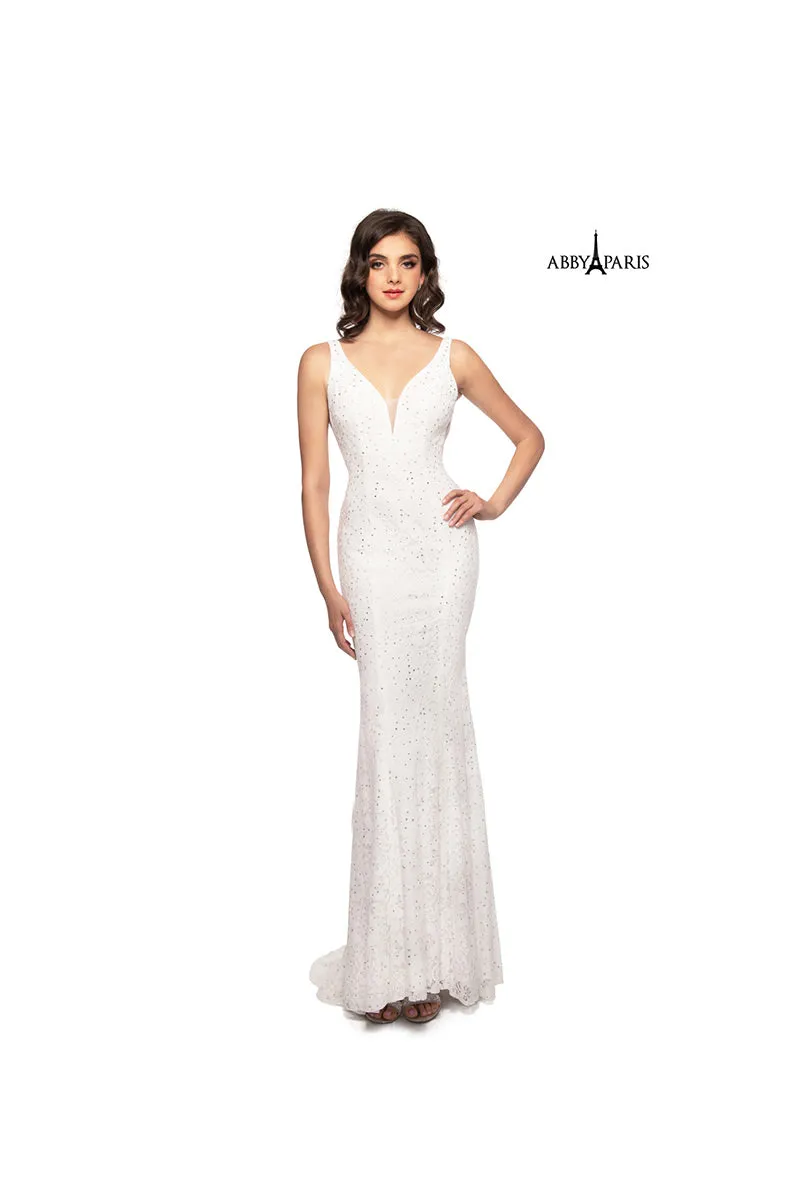 Lucci Lu 95130 Ivory V-Neck Stretch Lace Sheath Fitted w/ Train - Size 18