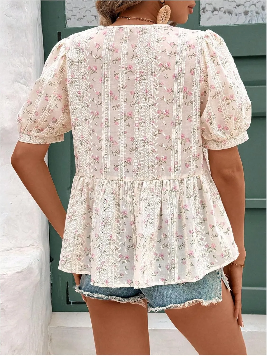 WDIRARA Women's Floral Print Bow Tie Front Blouse Puff Short Sleeve Round Neck Peplum Babydoll Shirt