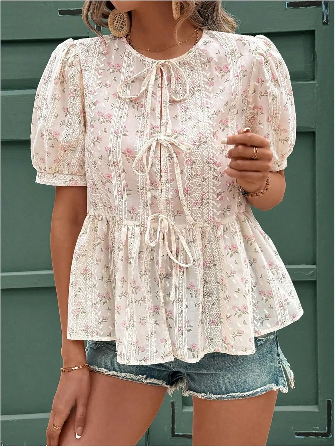 WDIRARA Women's Floral Print Bow Tie Front Blouse Puff Short Sleeve Round Neck Peplum Babydoll Shirt